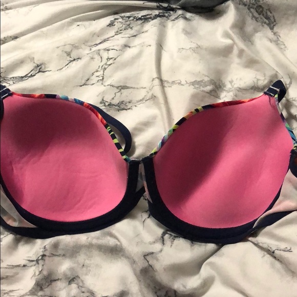 Pink bra - Picture 2 of 3